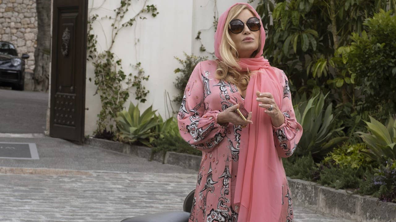 The White Lotus' Season 2 Costumes Include Odes to Fellini, 'Pretty Woman' and Monica Vitti - Fashionista The White Lotus' Season 2 Costumes Include Odes to Fellini, 'Pretty Woman' and Monica Vitti - Fashionista