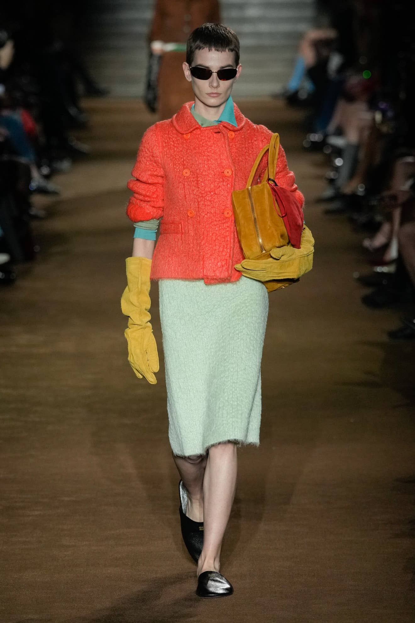 miu miu 初期コレクション　ミュール オレンジ/グリーン　Y2K Miu Miu Challenges the Notion of 'Dressing Your Age' for Fall 2024