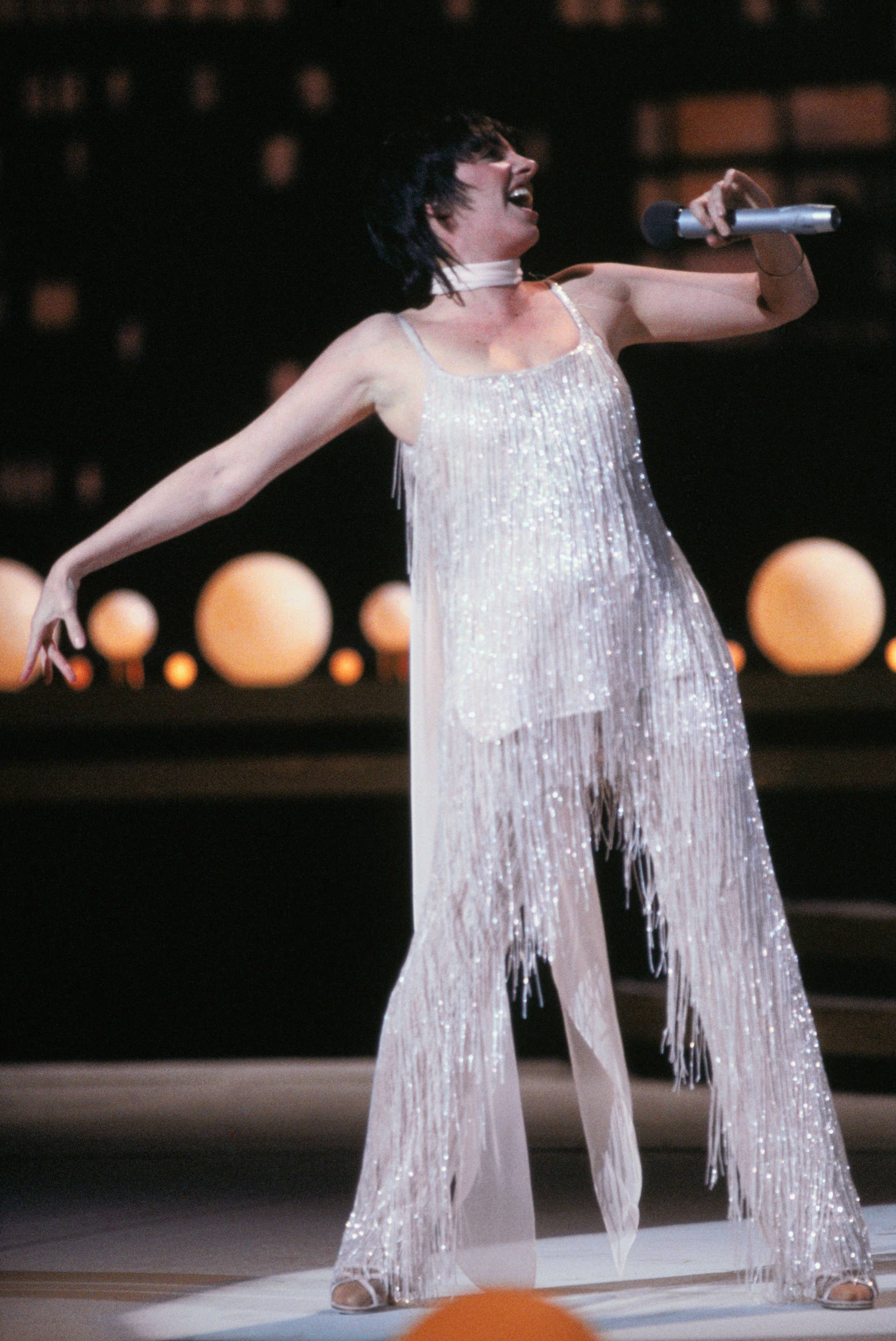 liza minnelli red sequin dress File:Liza Minnelli Heart Truth4.jpg