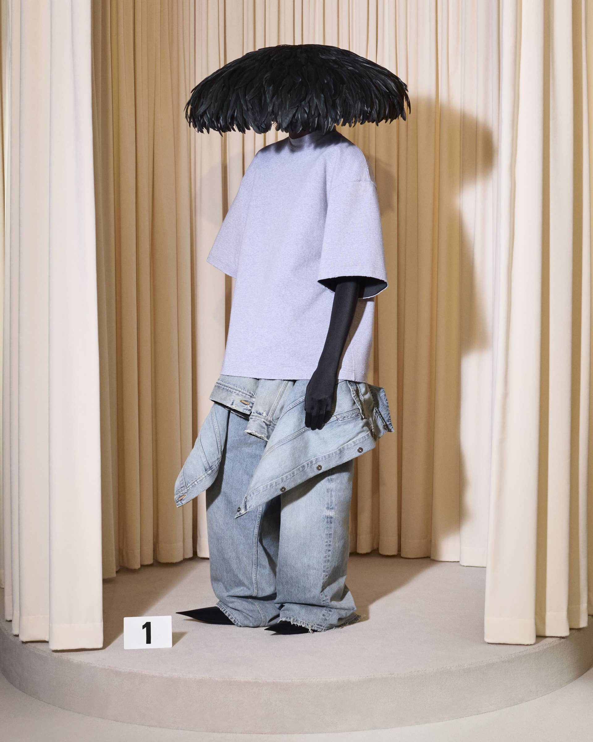 Demna Zeroes in on Cristóbal Signatures for Balenciaga Haute