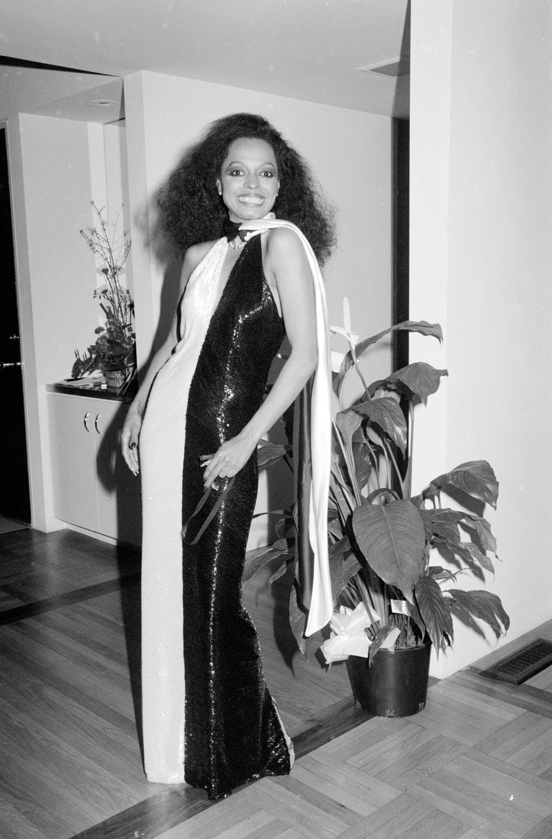 green emerald velvet dress Black & White Halter Gown Dress L main image 0