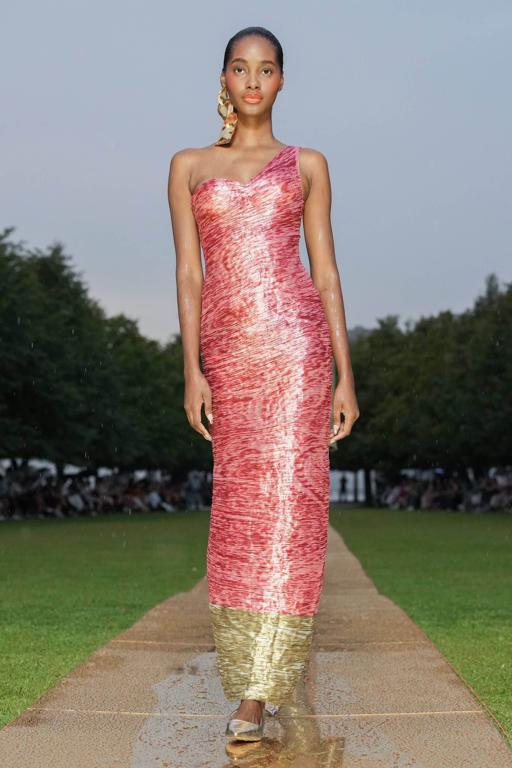 prabal gurung pink dress Atelier Prabal Gurung @ The 2022 Met Gala w/ Kiki Layne & Mindy Kaling