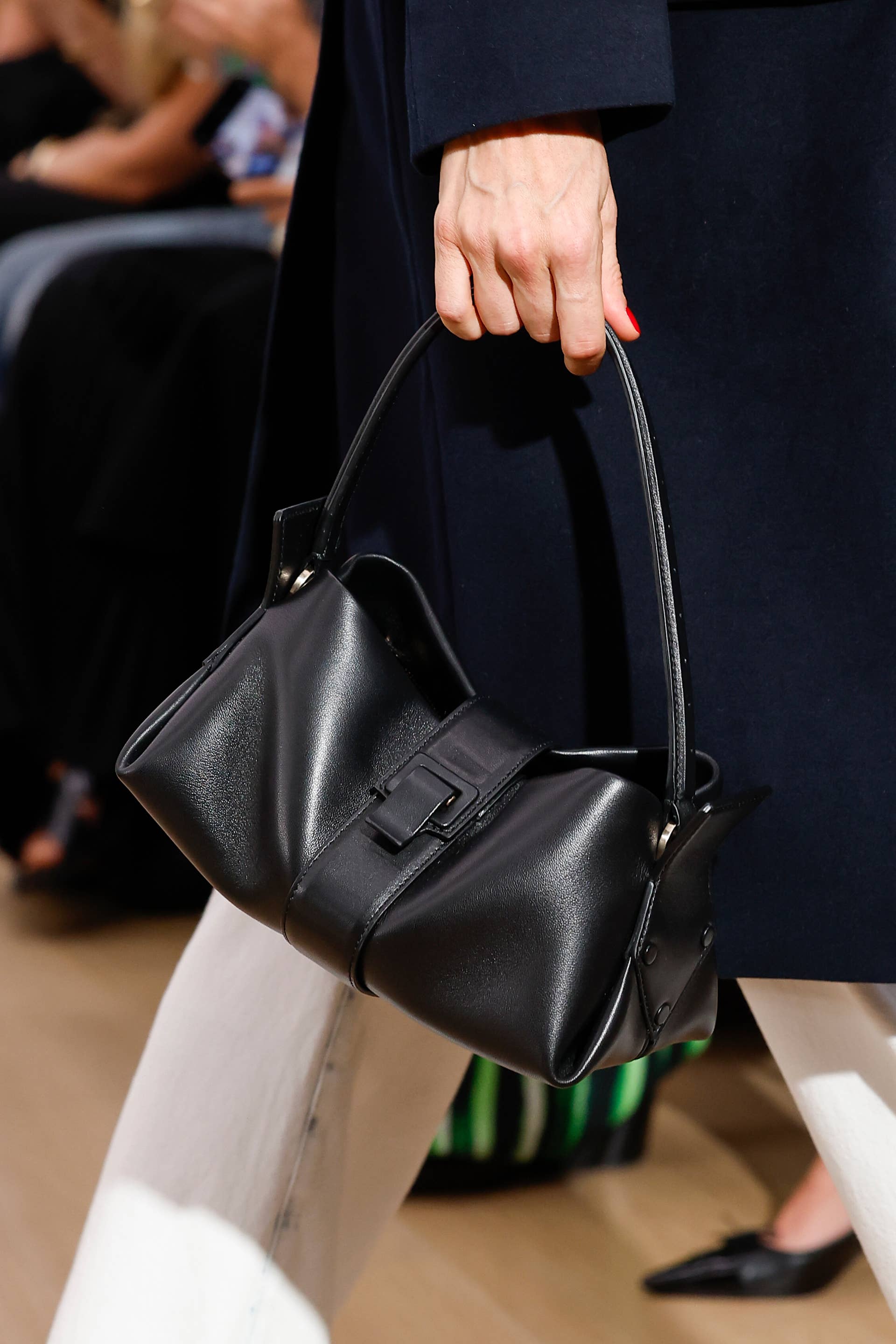 服/ファッション LUXURY BAGS How to Shop Your Closet for 2026 Handbag Trends