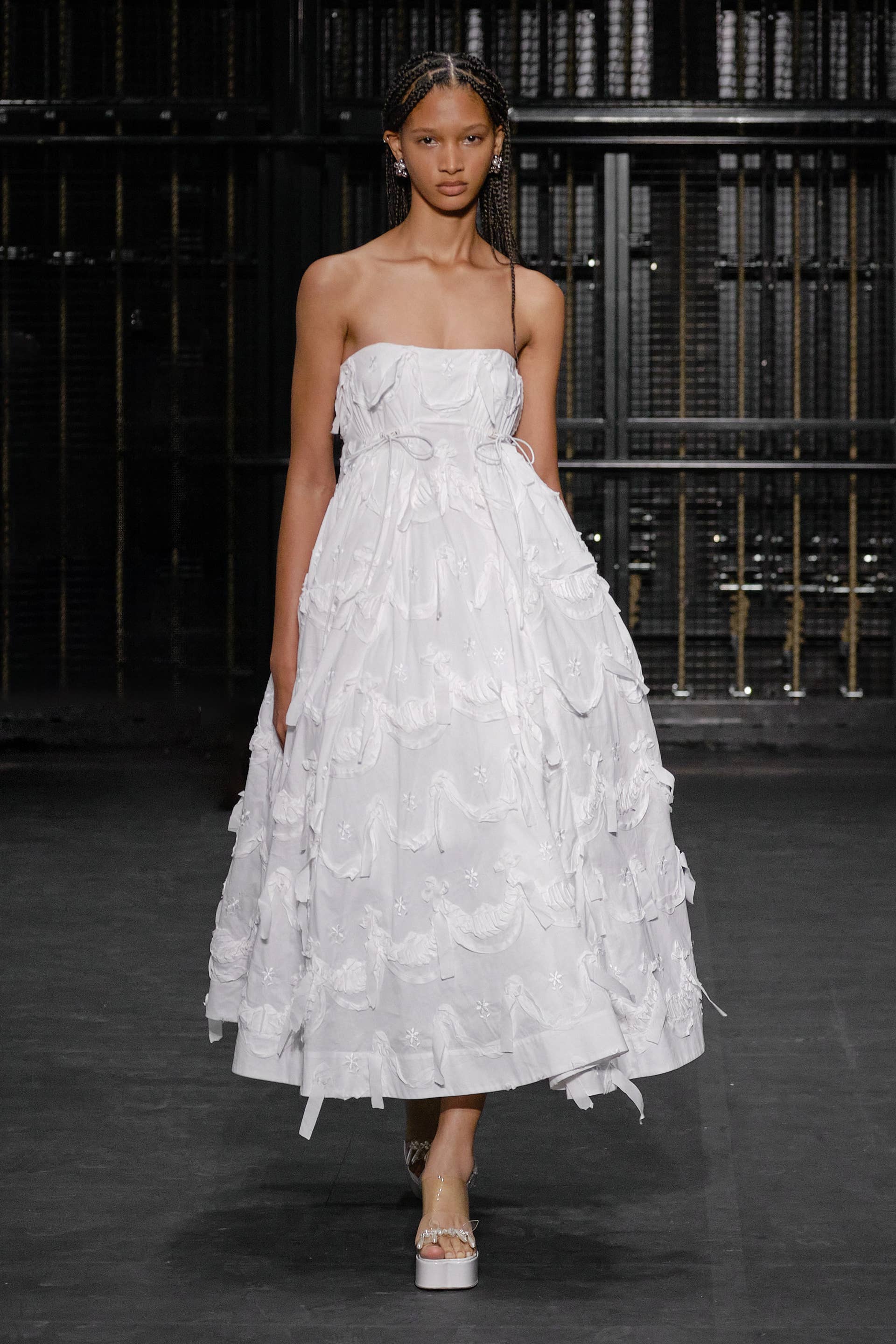 Simone Rocha Melds Roses, Bows and Bridal With Voluminous