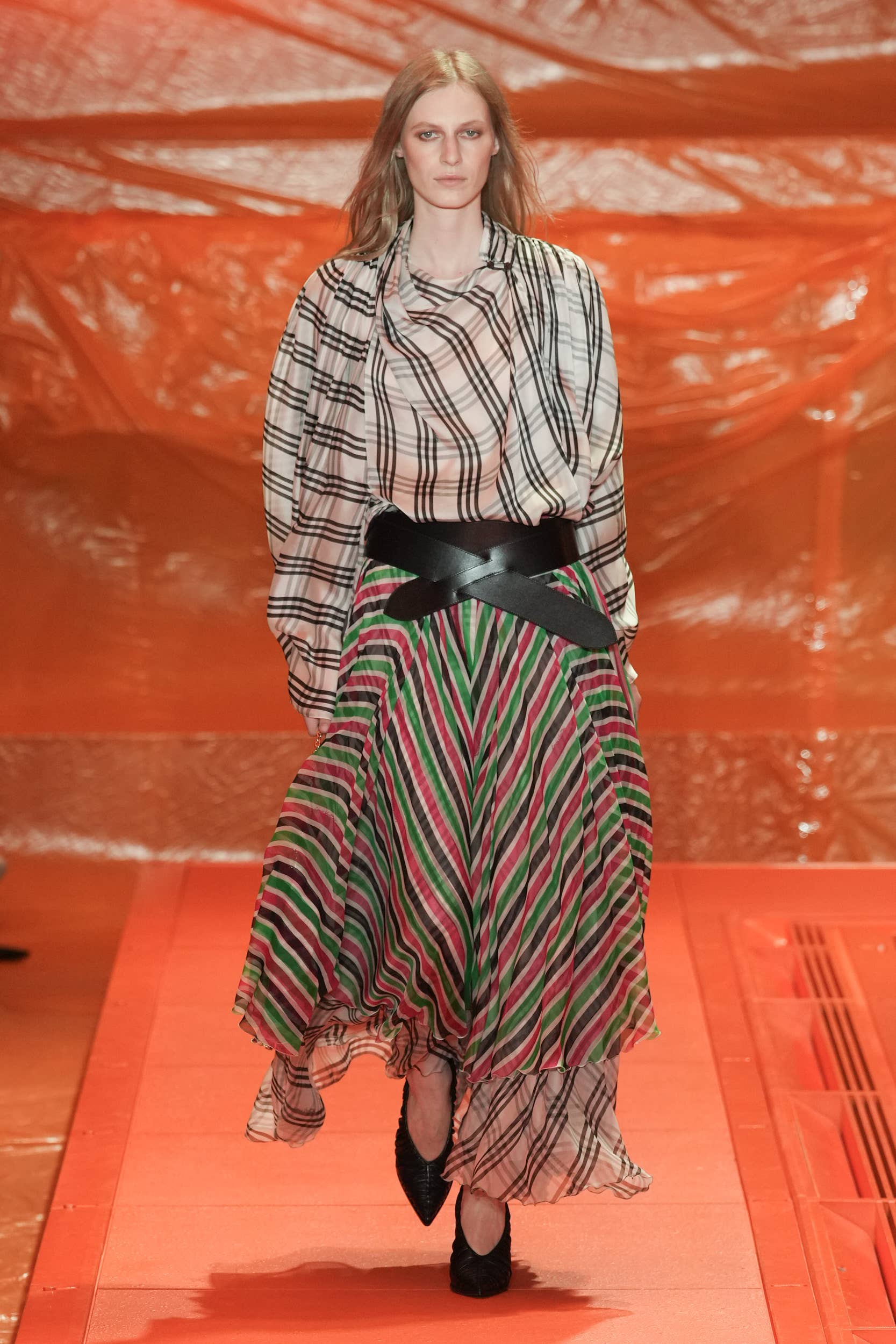 Nicolas Ghesquière Heads Will Love This Louis Vuitton Collection