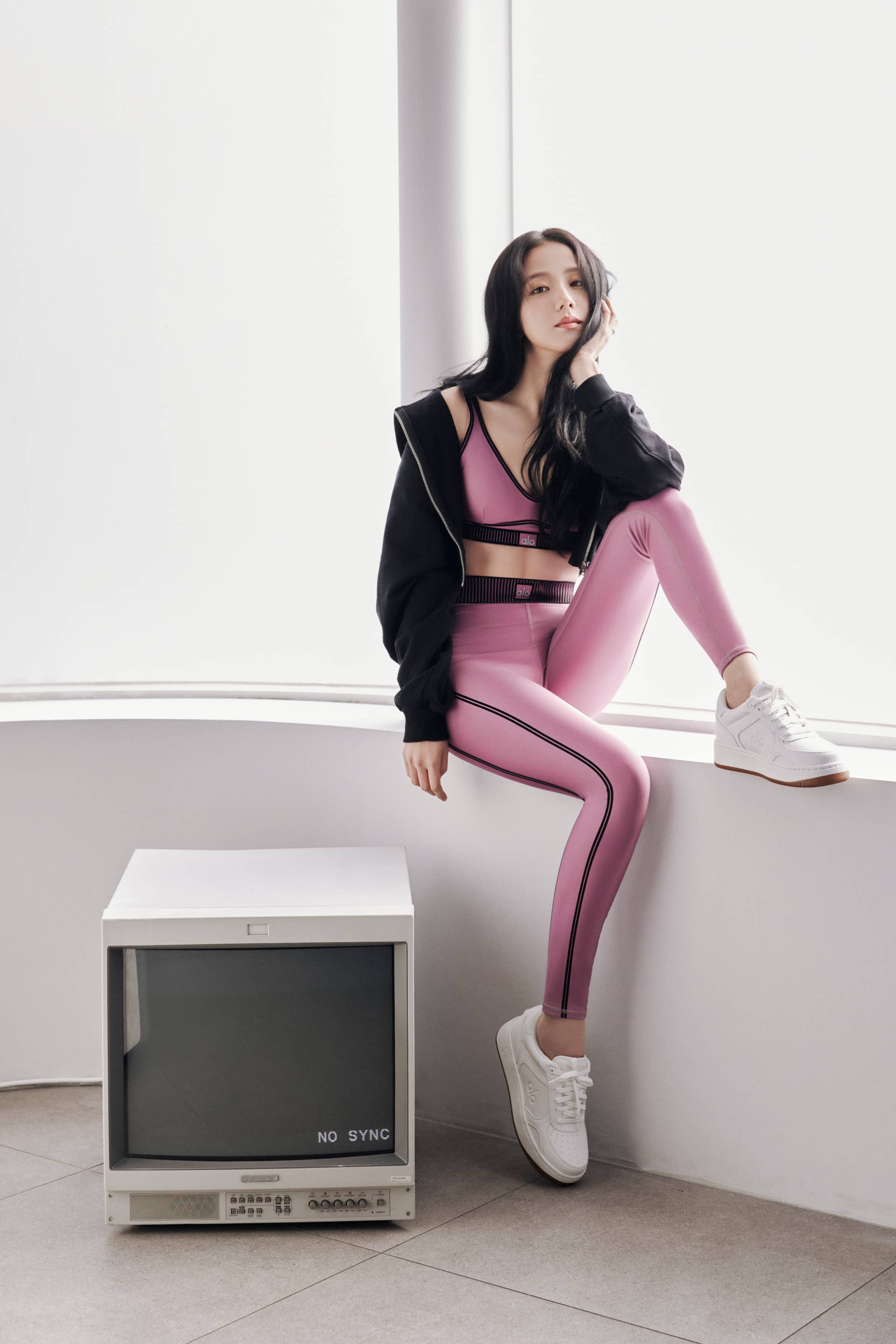 Blackpink's Jisoo Is the New Face of Alo Yoga - Fashionista