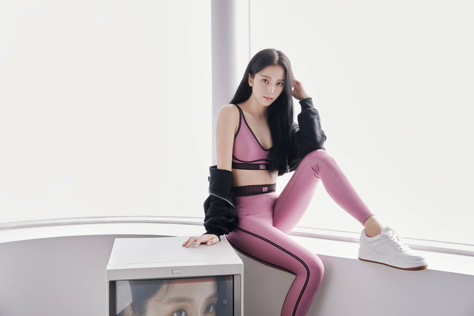 Blackpink's Jisoo Is the New Face of Alo Yoga - Fashionista