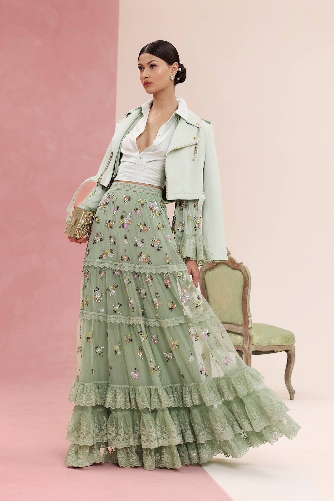 Alice + Olivia Spring 2026 Dives Into Americana Motifs - Fashionista Alice + Olivia Spring 2026 Dives Into Americana Motifs - Fashionista