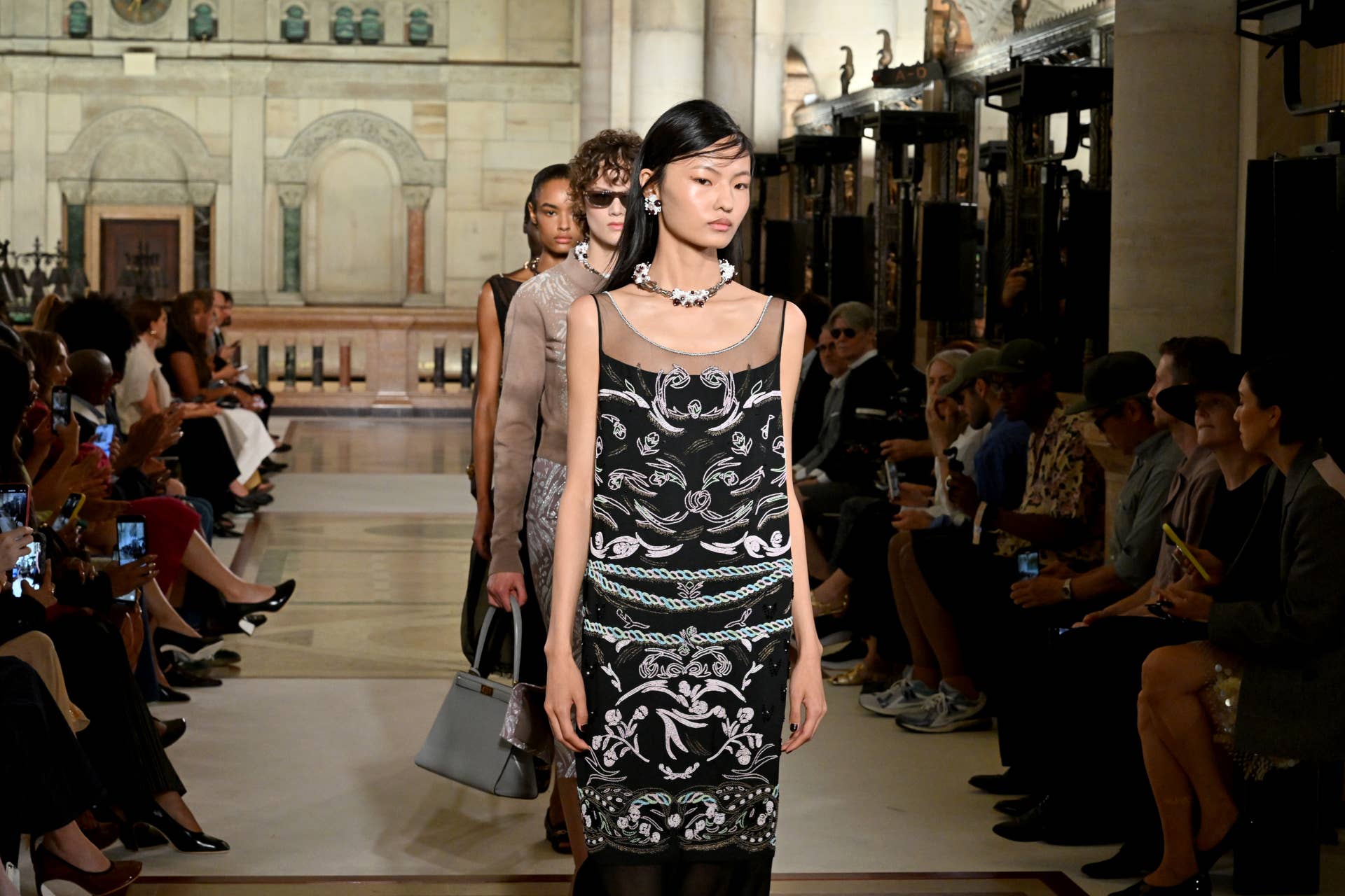 Tory Burch Spring 2026 Delivers Multi-Functional Fashion for Women 