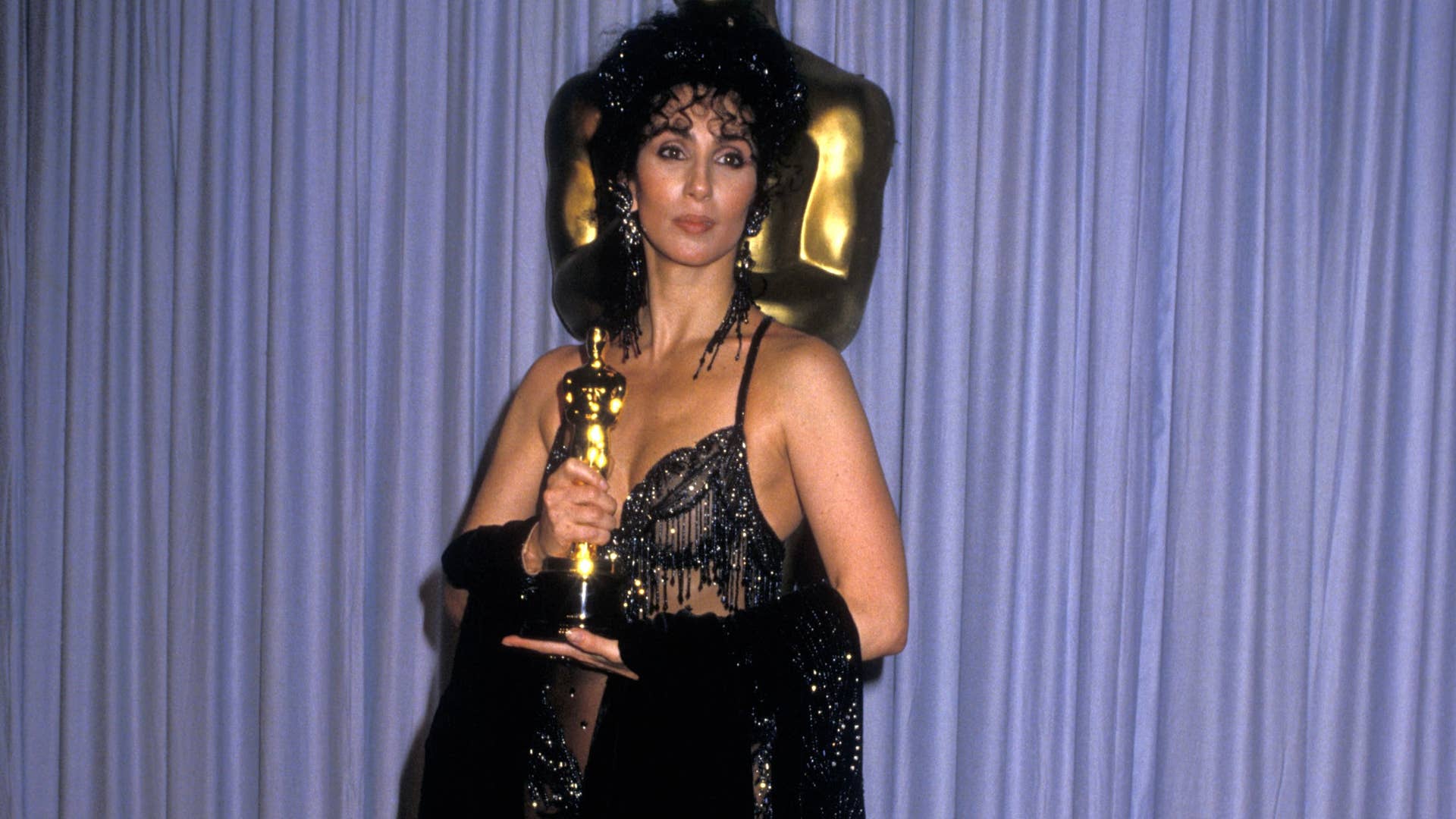 Great Outfits in Fashion History: Cher's 1988 Bob Mackie Oscars Gown - Fashionista Great Outfits in Fashion History: Cher's 1988 Bob Mackie Oscars Gown - Fashionista