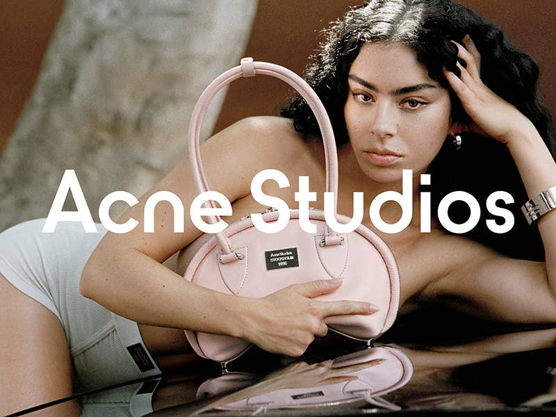 Acne StudiosALL_BLUES のバングル 新品 Must Read: Charli XCX Stars in Acne Studios Campaign, H&M