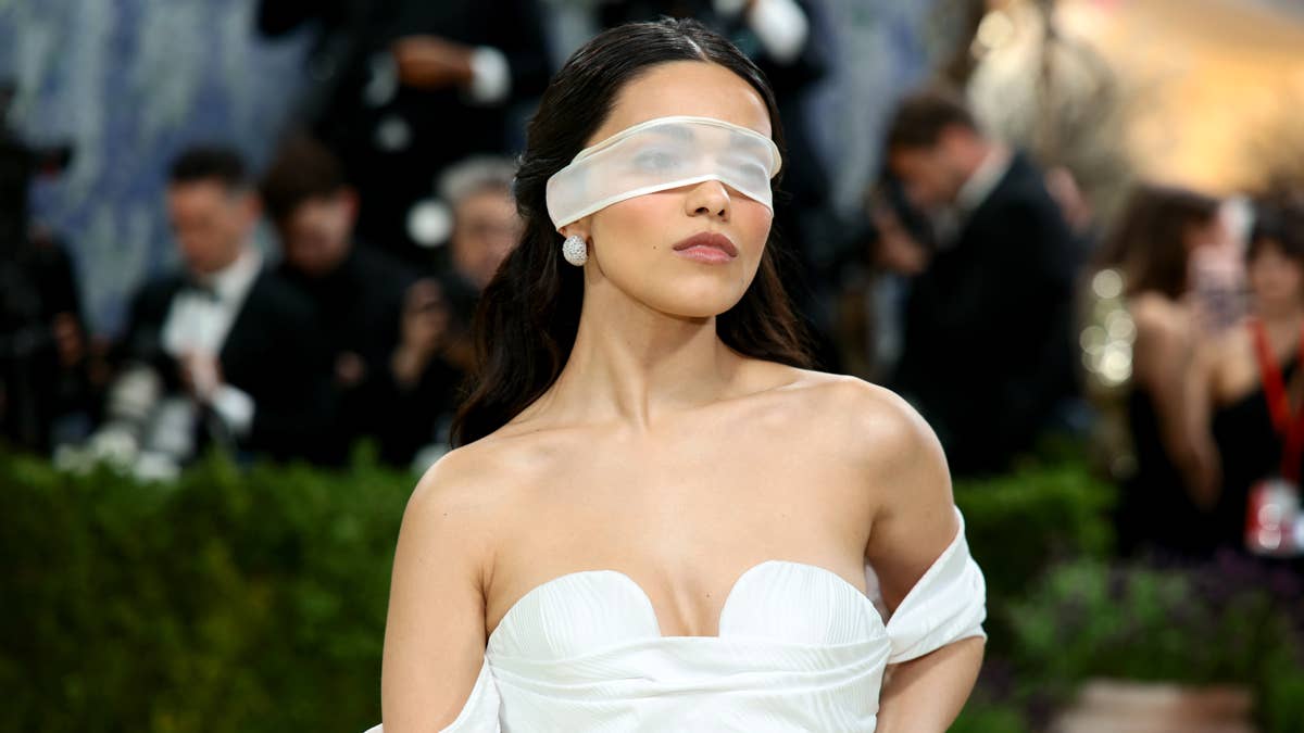 FashionWireDaily — See the Best 2026 Met Gala Looks That Referenced Specific Works of Art