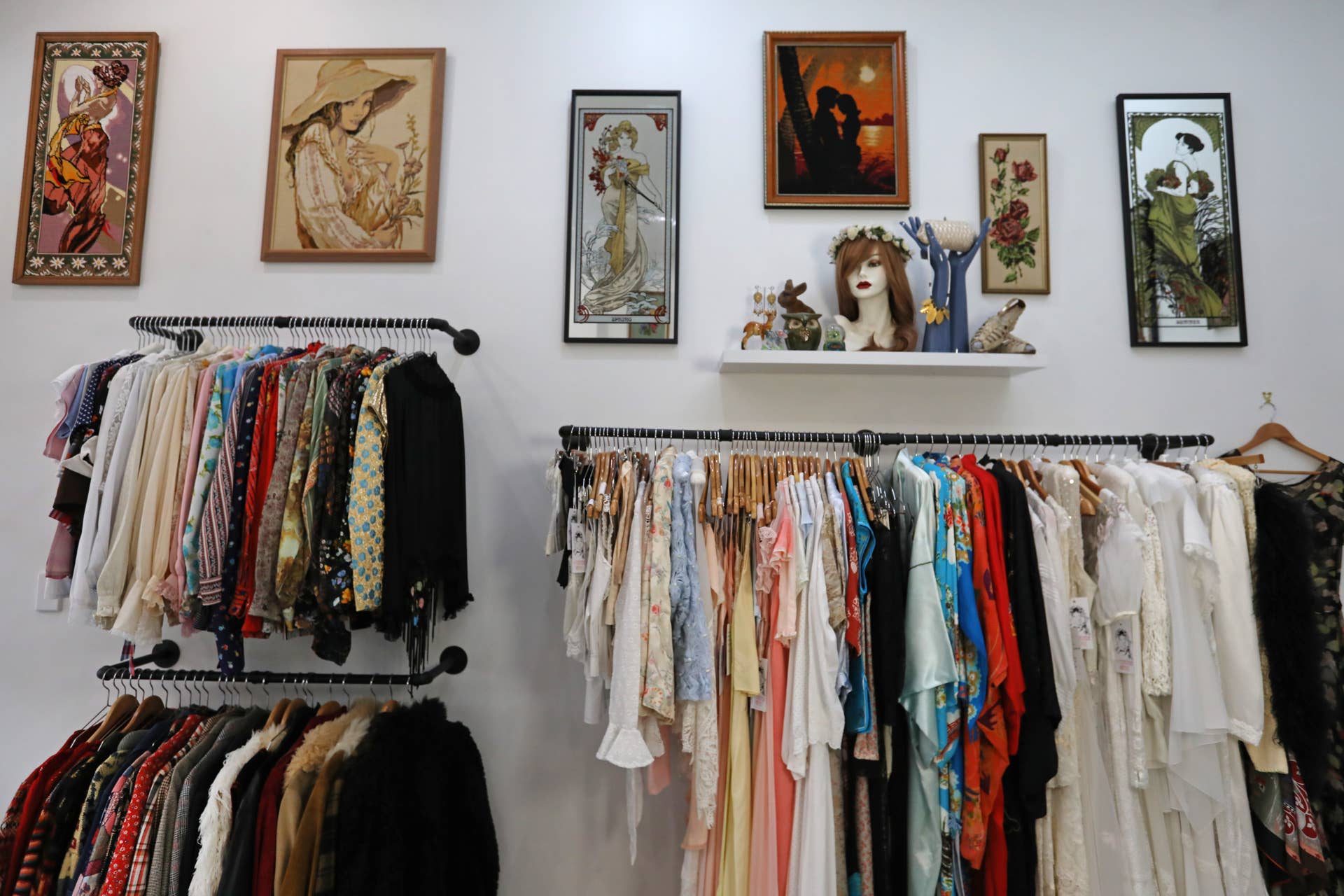 fashionista.com - Catie Pusateri - Independent, Local Retail Is Far From Dead in 2026