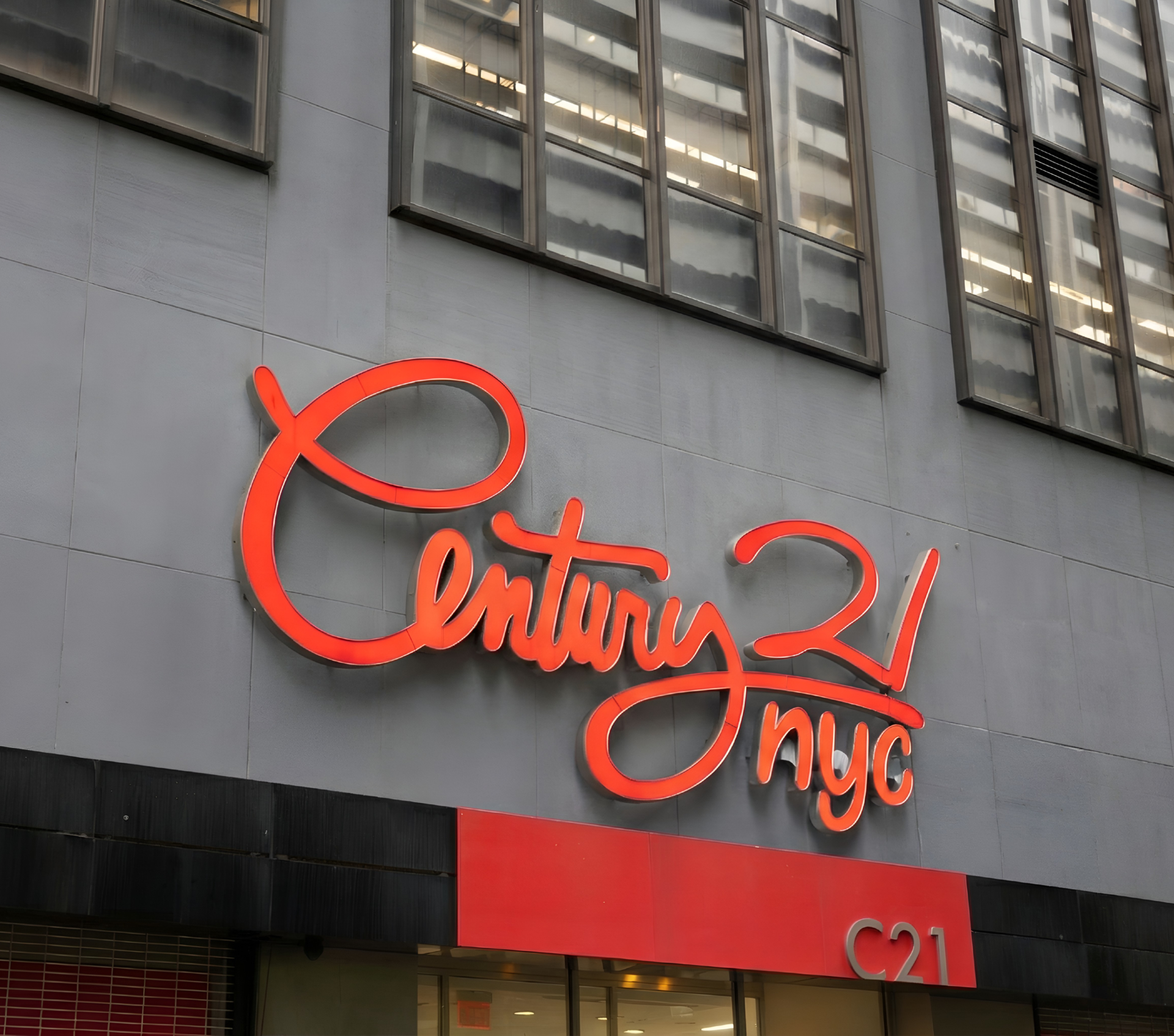 Is Century 21 Still the Iconic NYC Designer Discount Destination It Once Was?