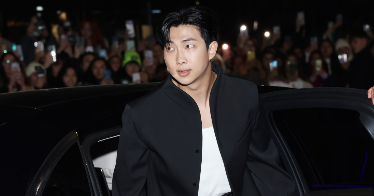 BTS' RM made his debut appearance at the Bottega Veneta FW 2023 show in  Milan. He was seated next to American singer Kelela in the front…