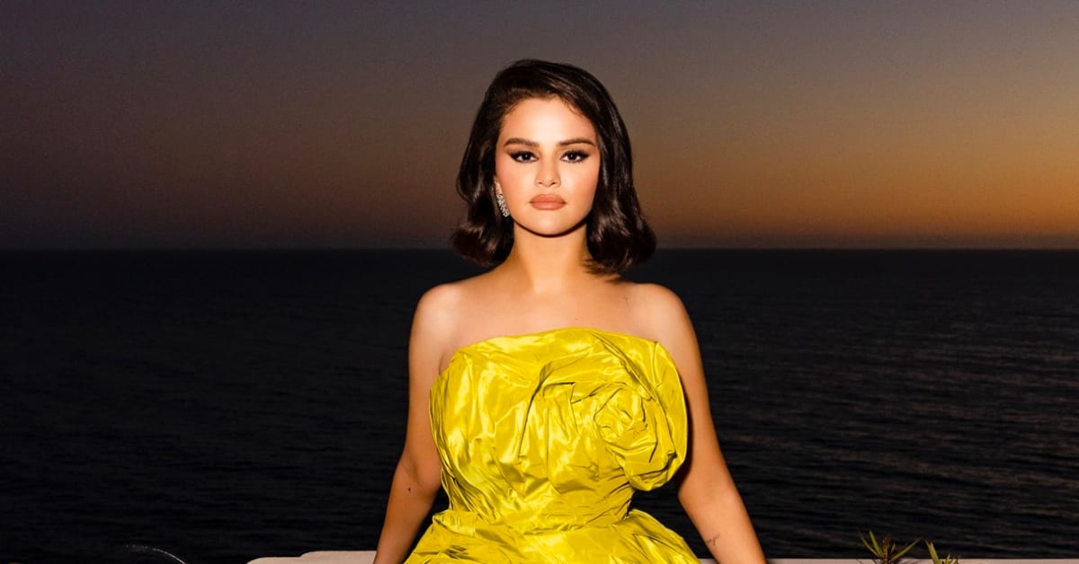 Selena Gomez's Hair and Makeup at the Critics' Choice 2022 | POPSUGAR  Beauty UK