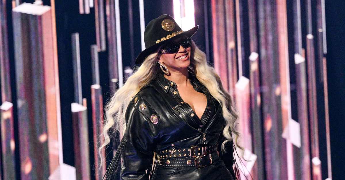 Beyoncé Does 'Cowboy Carter' the Vintage Versace Way at the iHeartRadio ...