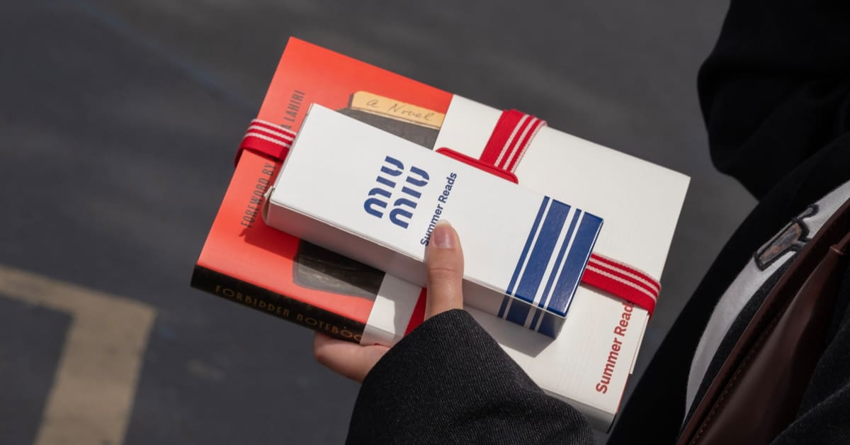 21 Must-Read Fashion Books to Add to Your Summer Stack