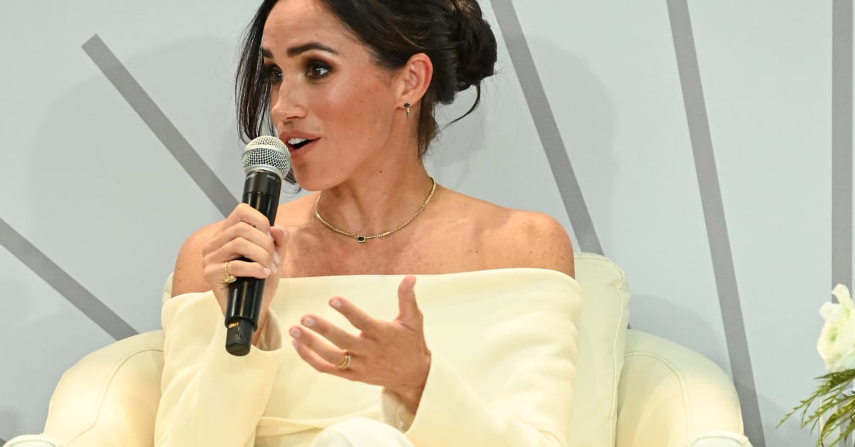 Meghan Markle Wore a Thing: Off-the-Shoulder Altuzarra Pantsuit Edition ...