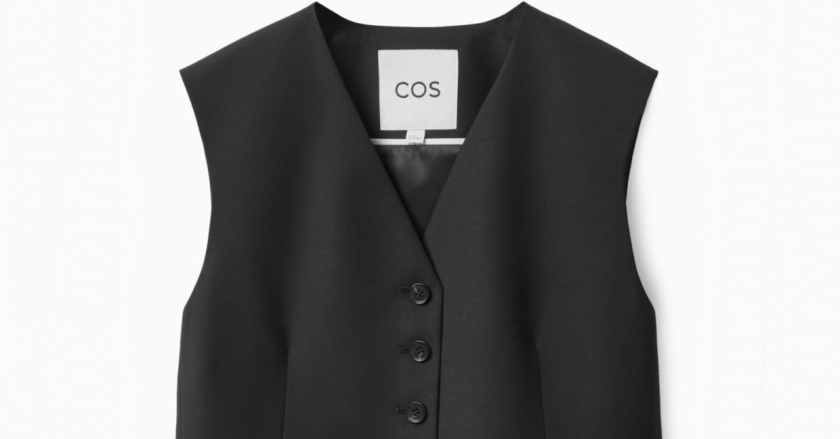 【新品タグ付】UND MANY MOTIF BUTTON VEST A Chic, Versatile Vest to Facilitate the Summer-to-Fall