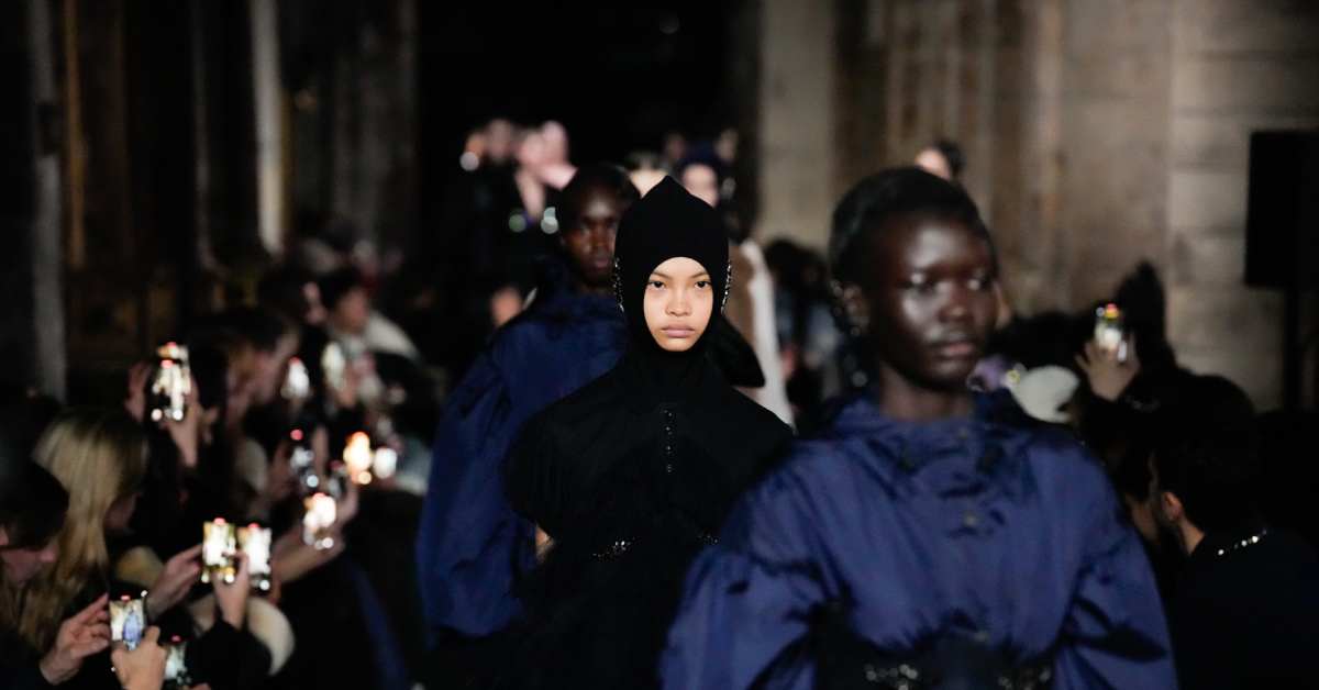 【Simone Rocha】BLACK×IVORYサテン ショール JACKET Simone Rocha BLACK×IVORYサテン ショール JACKET