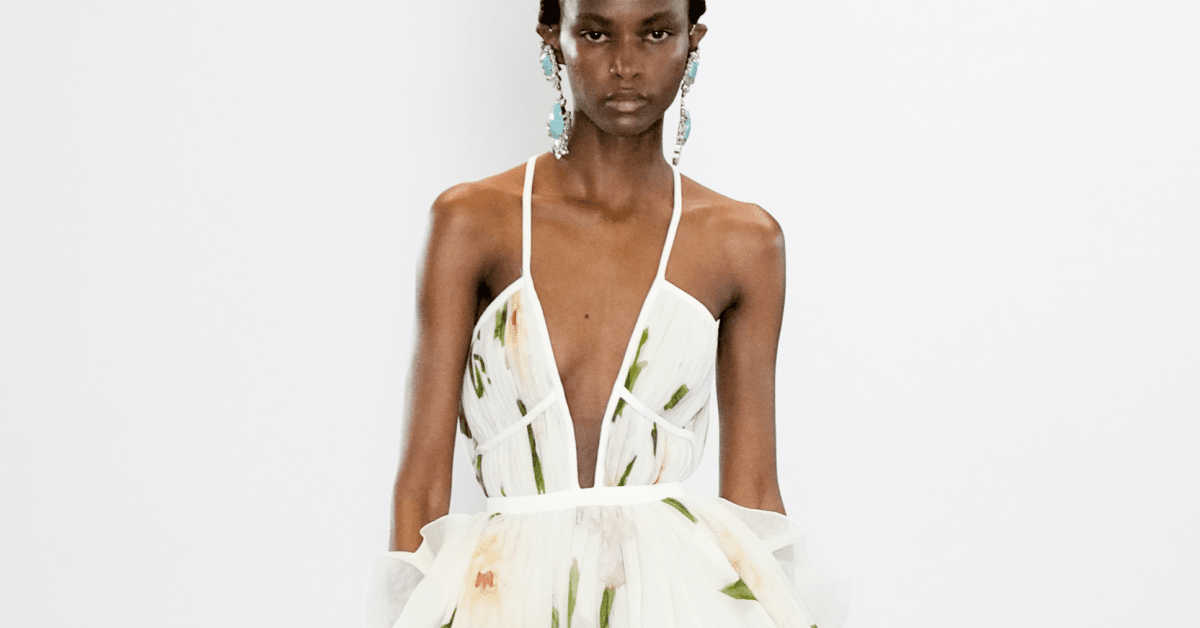 Giambattista Valli's Spring 2023 Collection Is a Tale of Giambattista Valli's Spring 2023 Collection Is a Tale of