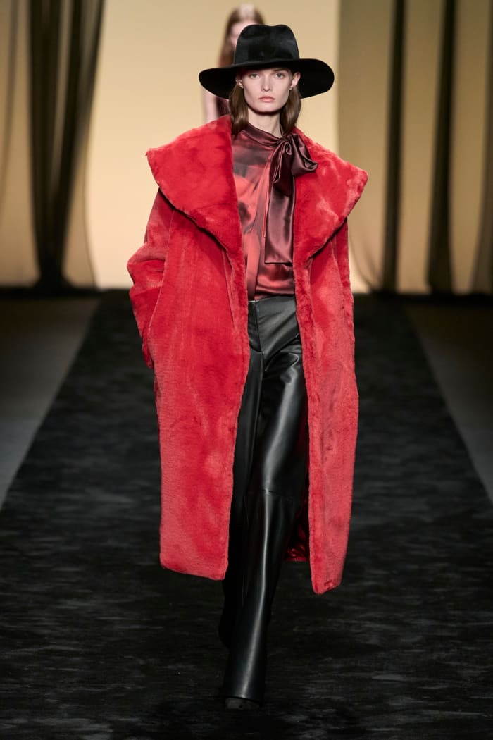 Furry coat trend hot sale
