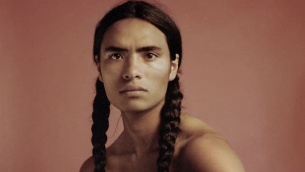 haatepah indigenous native american model-2