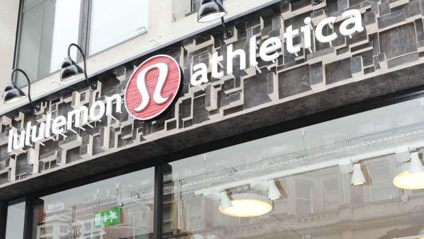 Lululemon-store-front-cropped