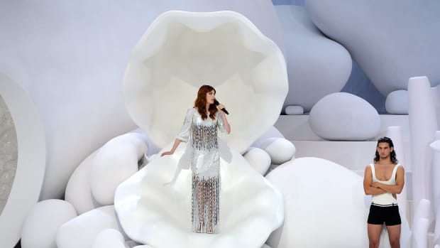 florence-welch-chanel-spring-2012
