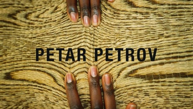 PETAR PETROV - AW21 - HOLDING IMAGE