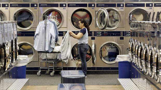 laundry-washing-clothes-coronavirus-covid19