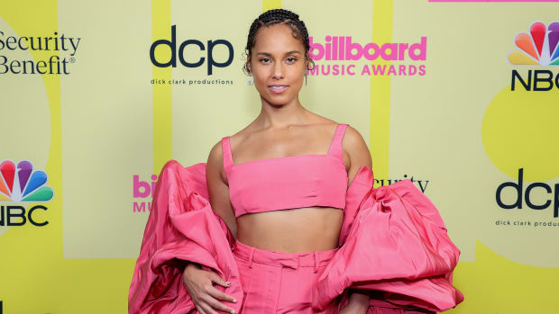 Alicia-Keys-Lede-2021-Billboard-Music-Awards-Fashion-2