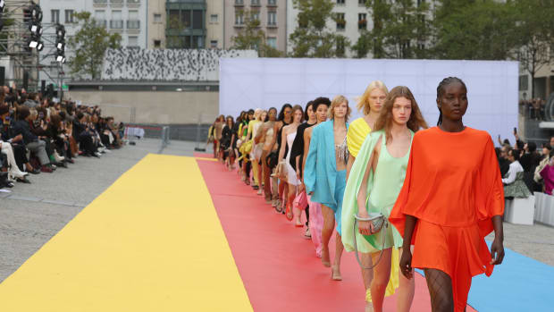 stella-mccartney-spring-2023-paris-fashion-week