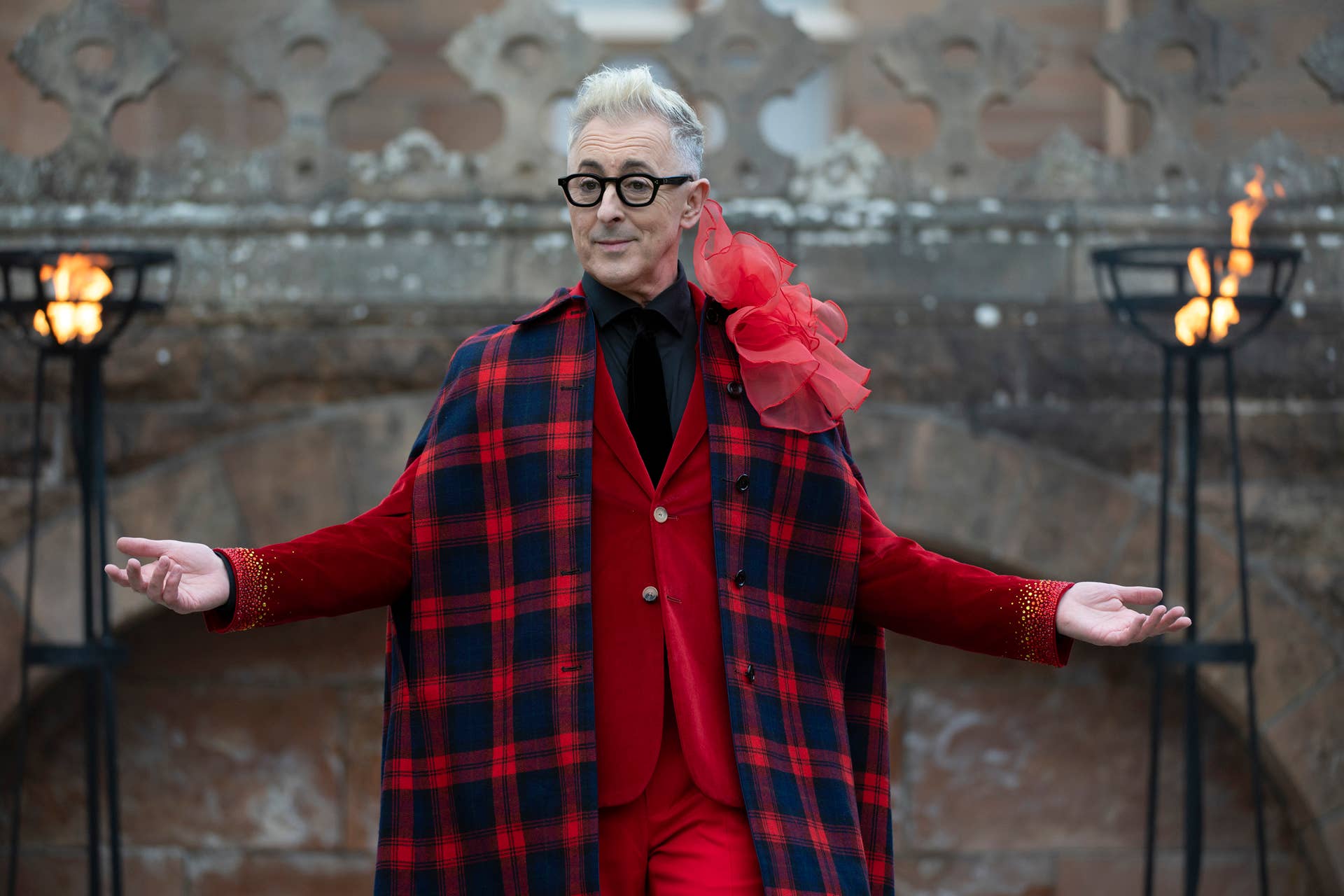 alan-cumming-the-traitors-season-two-fashion-2