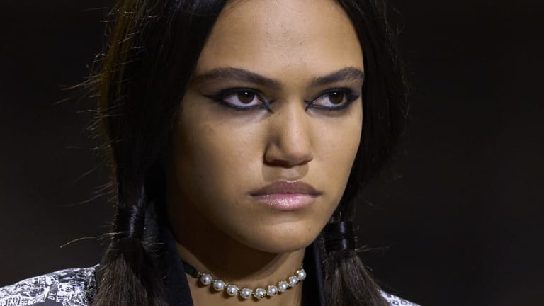 Emo Eye Makeup Looks Are Seeing a Revival on the Spring 2023 Runways -  Fashionista