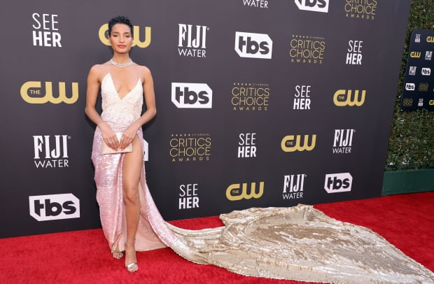 Critics Choice Awards 2022: Selena Gomez Picks a Stunning Red Louis Vuitton  Gown for Her Appearance