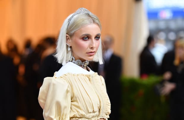 Emma Chamberlain wore a full tiara to the 2022 Met Gala