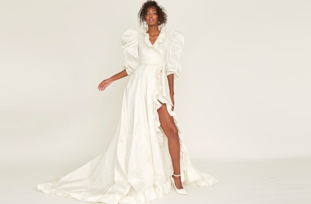 odylyne-the-ceremony-ozma-collection-bridal-spring-2022-wedding-dress-wrap