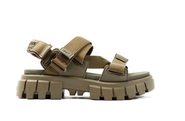 Why Are The Row's Sandals So Popular in 2023?