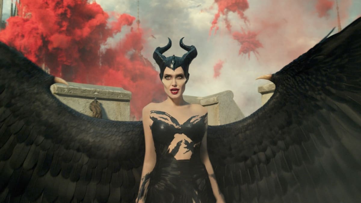 The 'Maleficent' Sequel's Battle Costumes Include Angelina Jolie ...