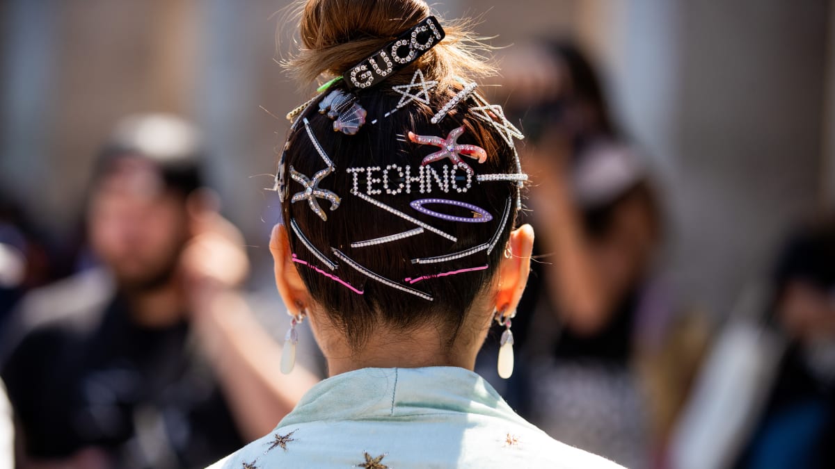 13 Sparkly Hair Accessories on Sale To Help You Look Like the Life of the  Party - Fashionista