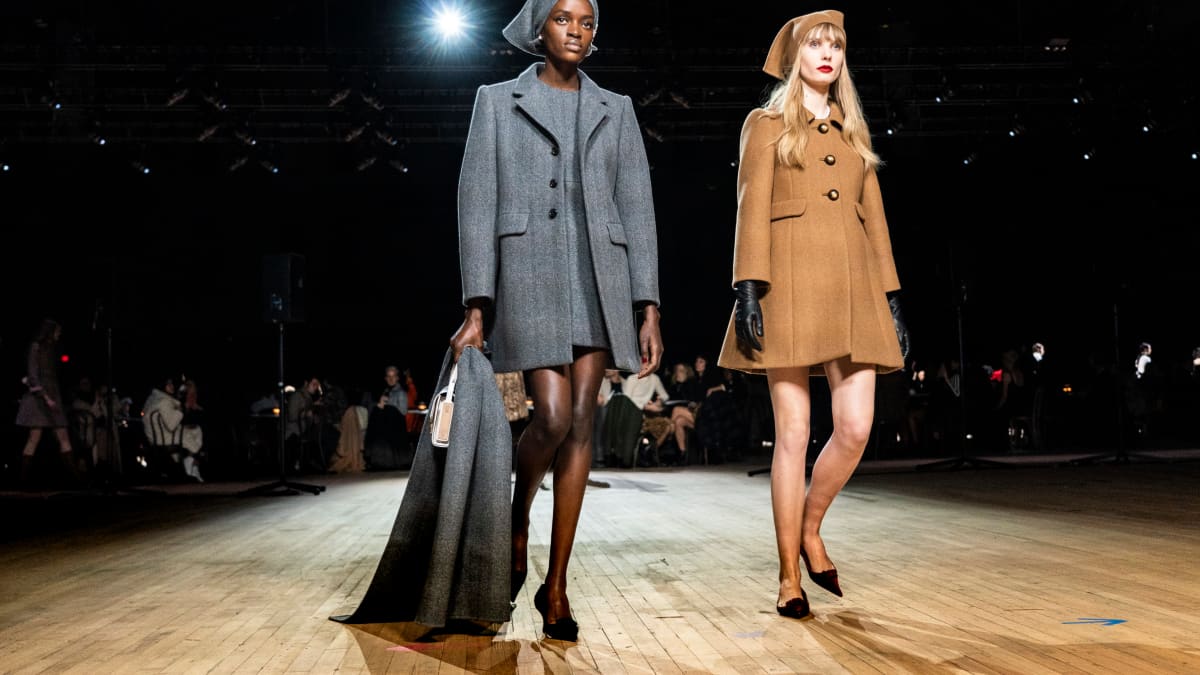 Marc Jacobs Fall 2021 Review: This Is Marc Jacobs' Moment and He Knows It