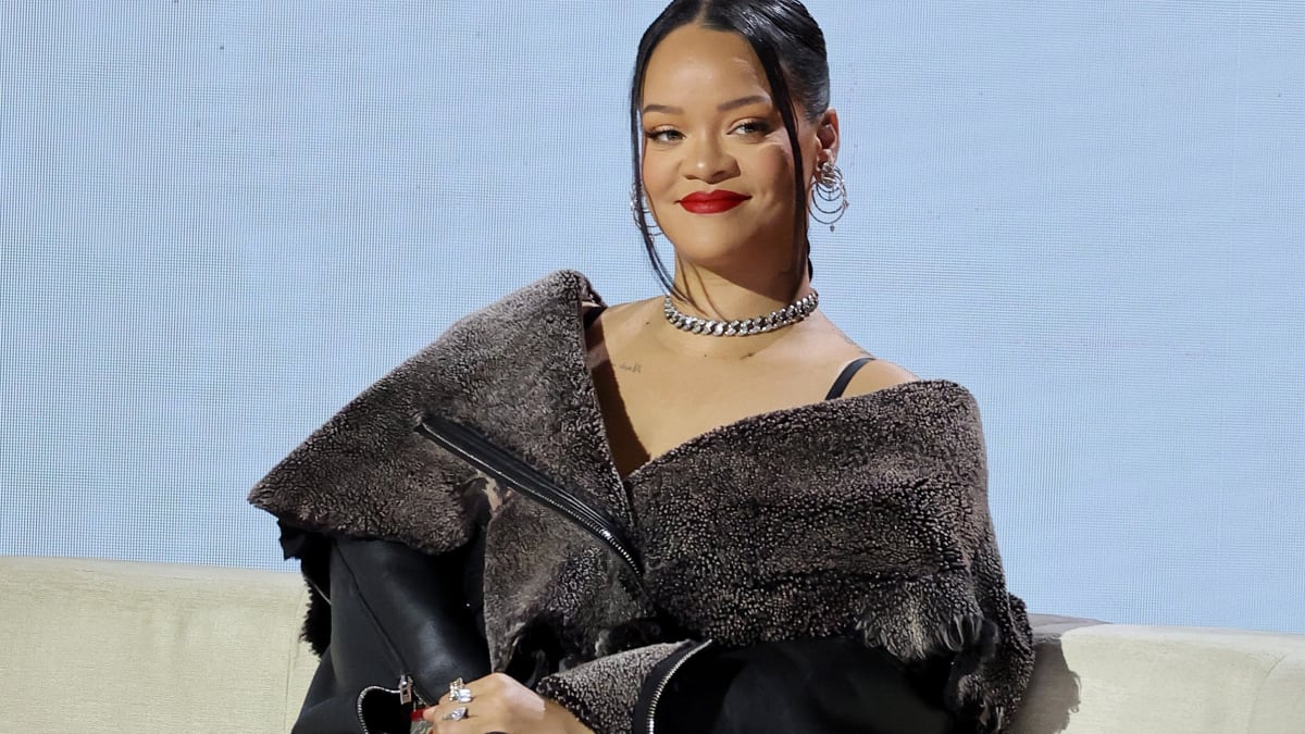 Super Bowl 2023: Pregnant Rihanna Wears Loewe, Custom Alaia