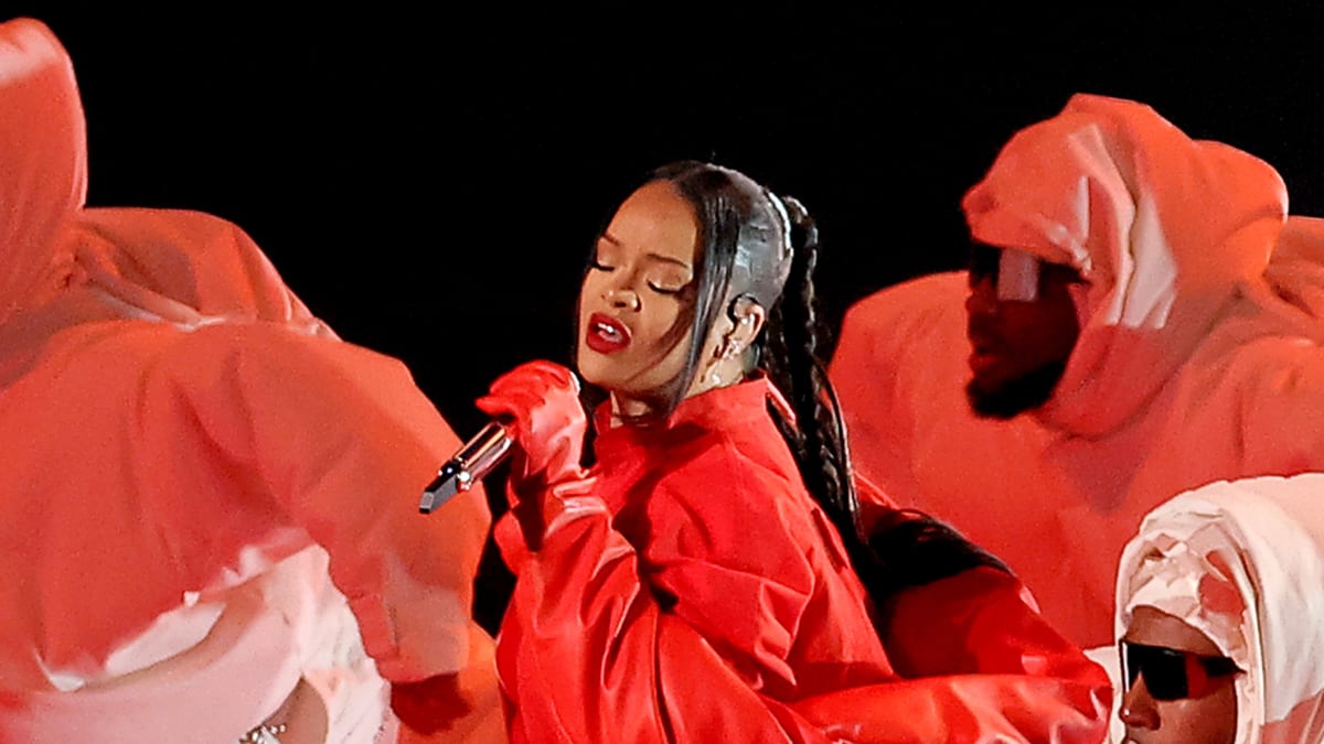 Here's Every Beauty Product Rihanna Wore During Her 2023 Super Bowl  Half-Time Performance - Fashionista