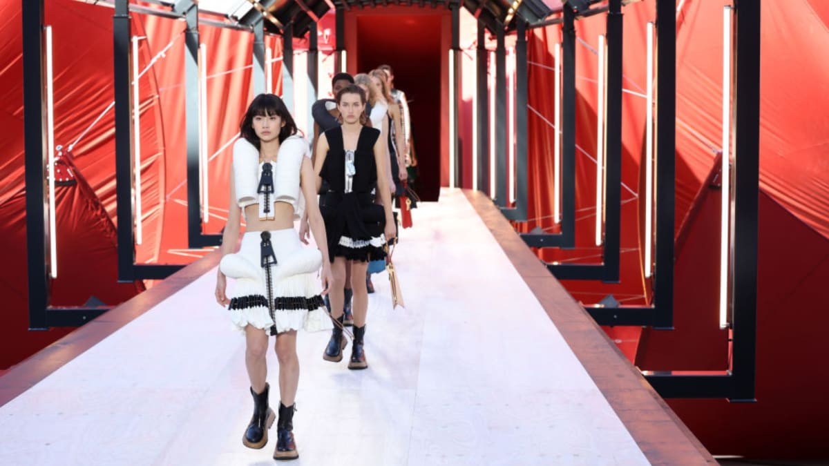 Our fave looks from the Louis Vuitton Women's Cruise 2022 Show