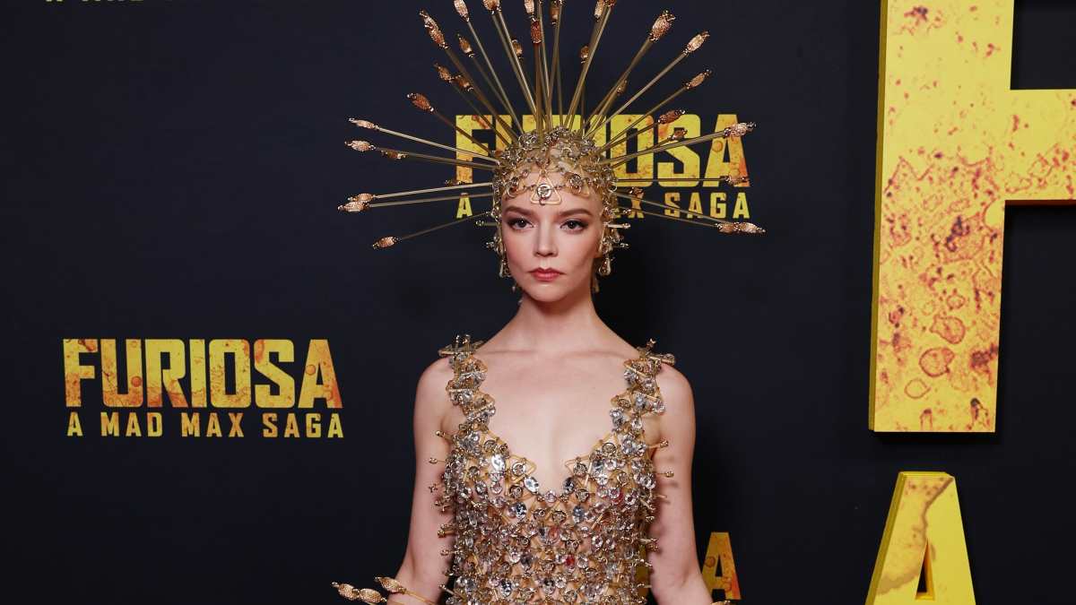 Anya Taylor-Joy Really Went For It in Archival Paco Rabanne Haute Couture -  Fashionista