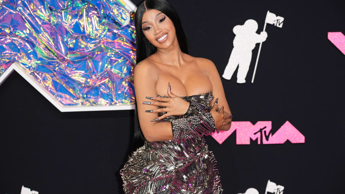 The 2023 MTV VMAs Red Carpet Was Predictably Very Naked, Sheer and Glittery  - Fashionista