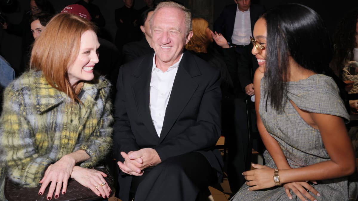 Bottega Veneta's Pouch Bag Was On Every Fashion Week Front Row