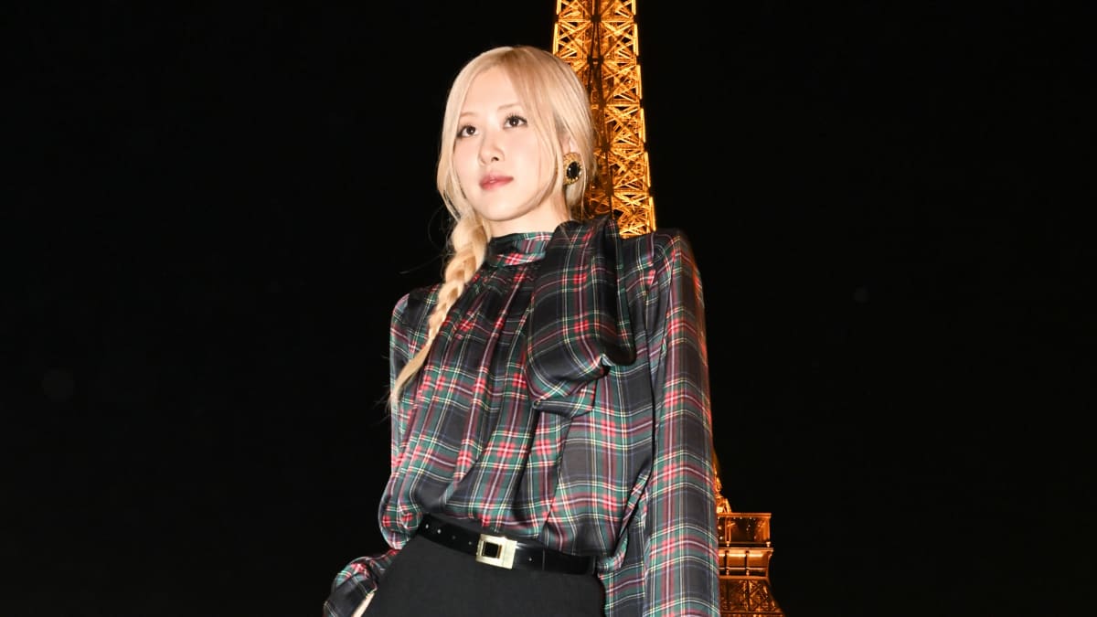 Blackpink's Rose Led the Best Dressed Stars Sitting Front Row at Saint  Laurent - Fashionista